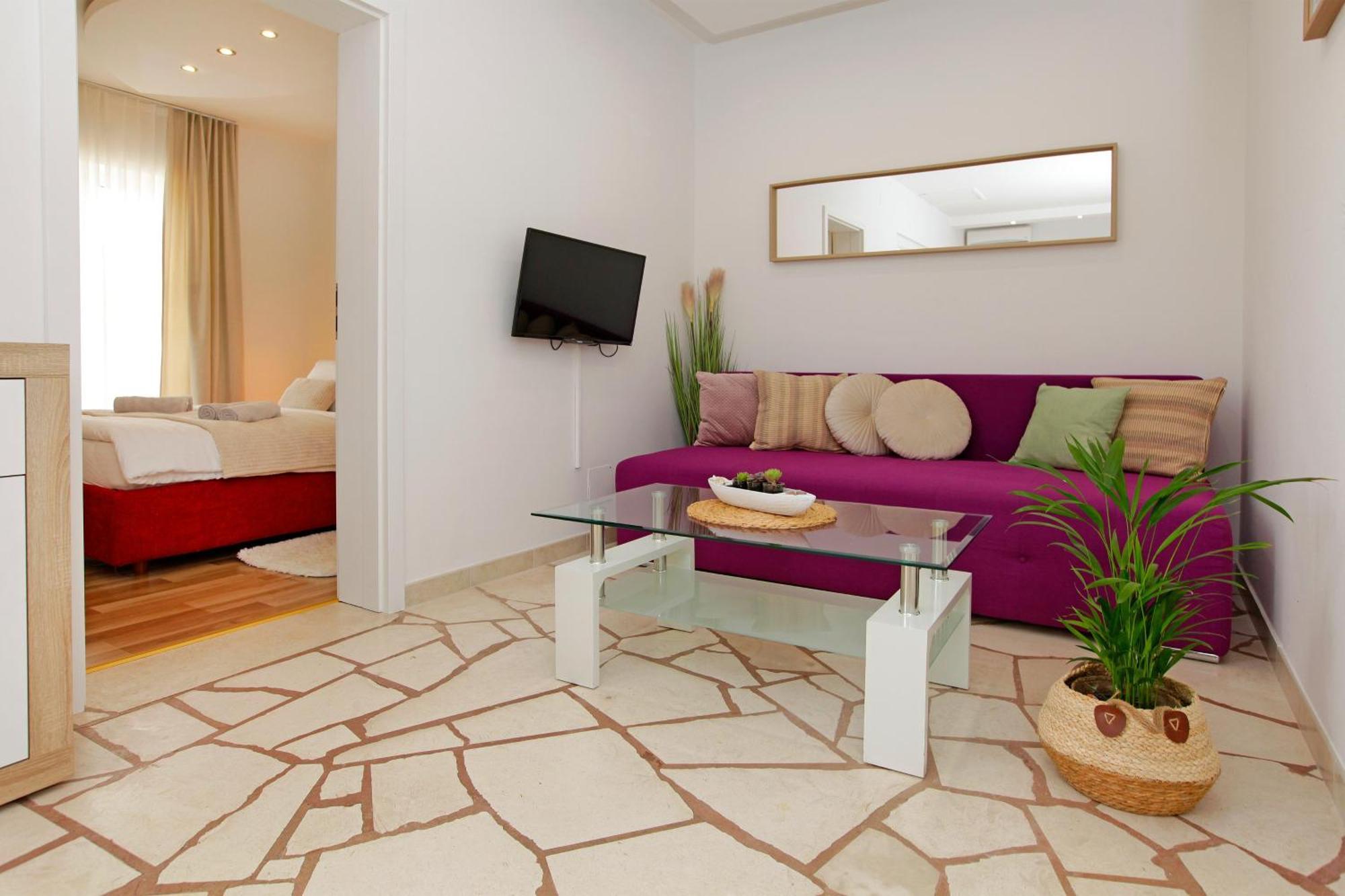 Sania Villa Bol